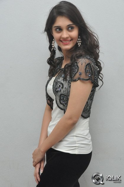 Surabhi-at-Beeruva-Movie-Date-Press-Meet